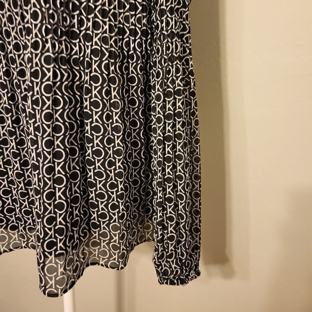 Calvin Klein Tops | Printed Pleated Blouse Black/White CK Logo Size: Medium NWT - Picture 3 of 9